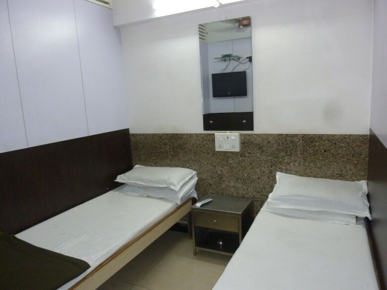 Hotel Yadgar Guest House