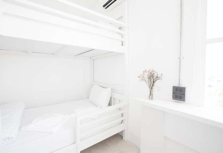 Hotel Flat White Cafe X Poshtel