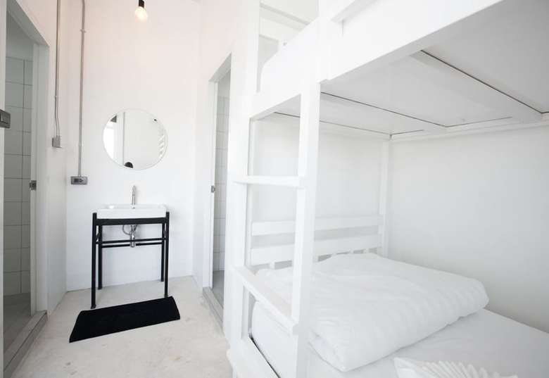 Hotel Flat White Cafe X Poshtel