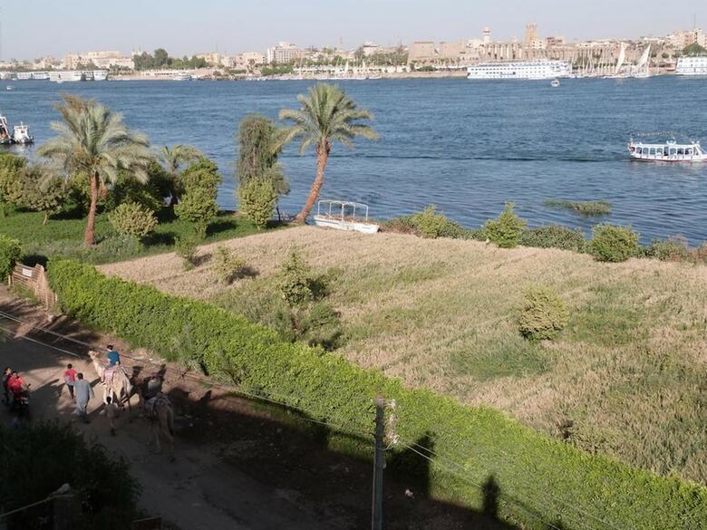 Aparthotel Luxor Plaza House