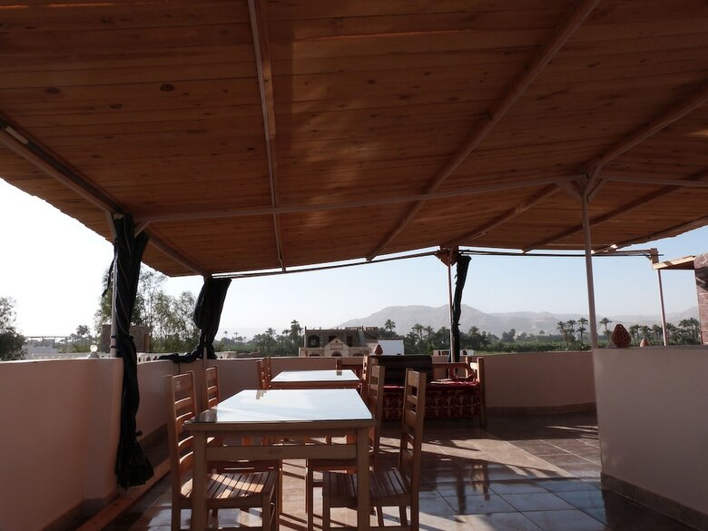 Aparthotel Luxor Plaza House