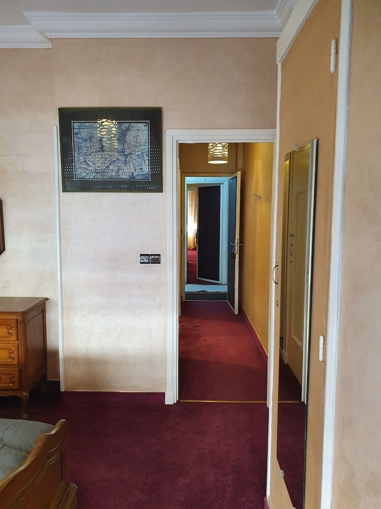 Hotel Ambassy H�tel