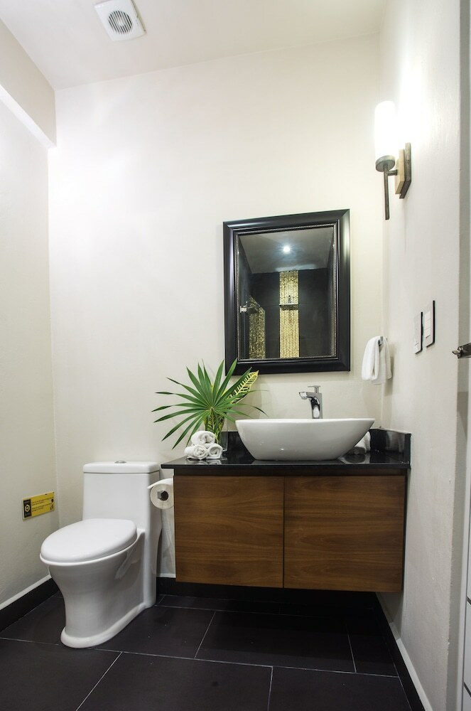 Aparthotel Honey B Suites