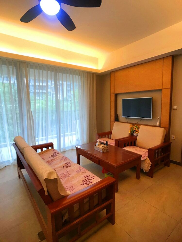 Sanya Linglong Lulushun Hotel