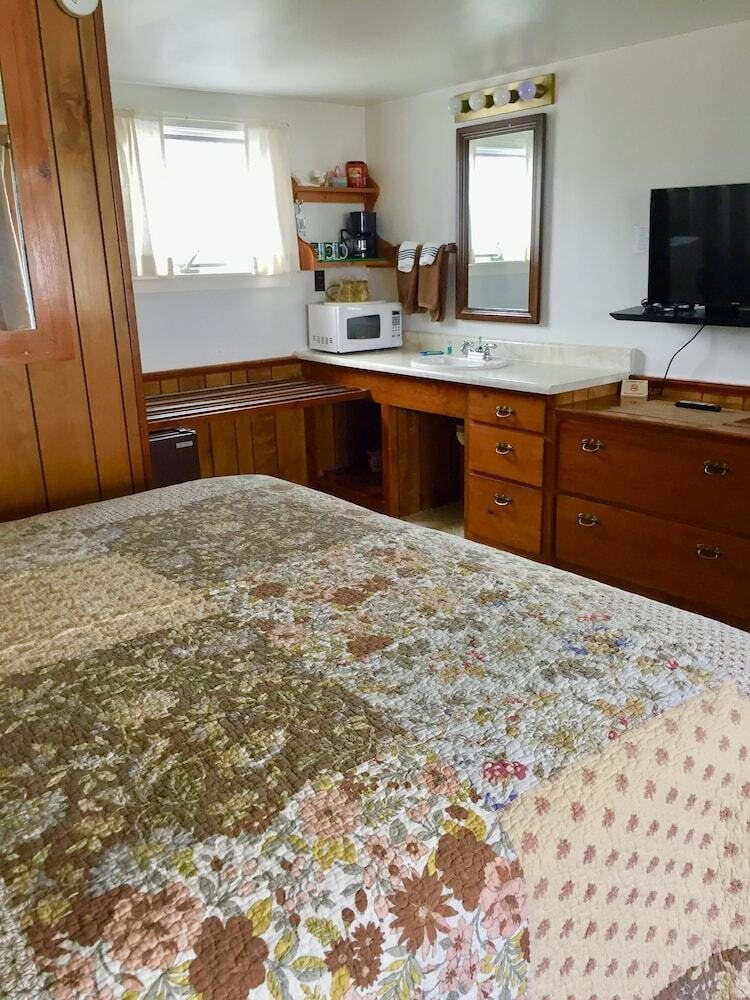 Moody's Motel & Cottages