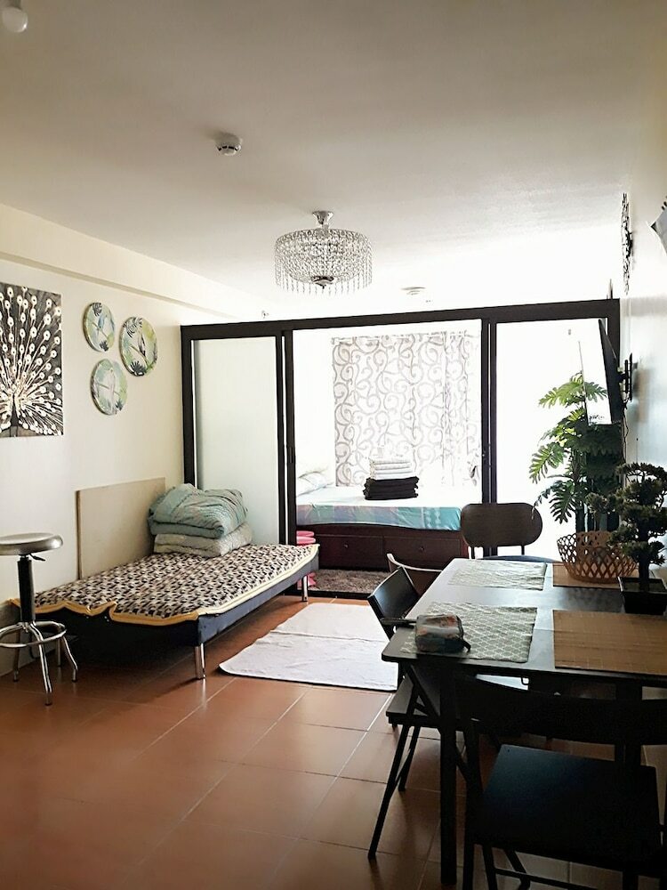 1 Bedroom Condo @ One Oasis Condominuim