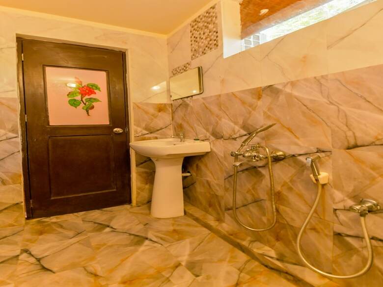 Hotel Oyo 5237 Island Lake Resort