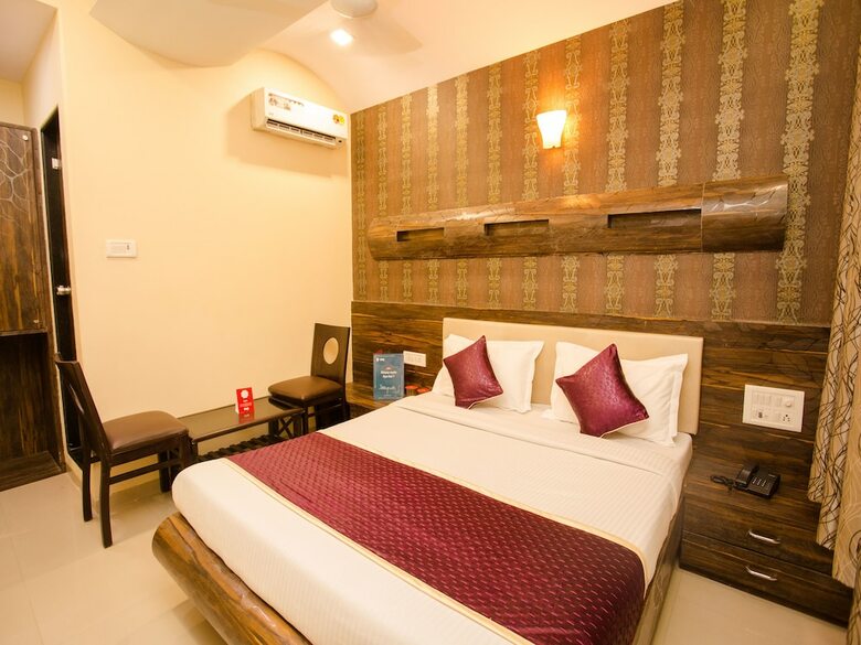 Oyo 8759 Hotel Adore Palace