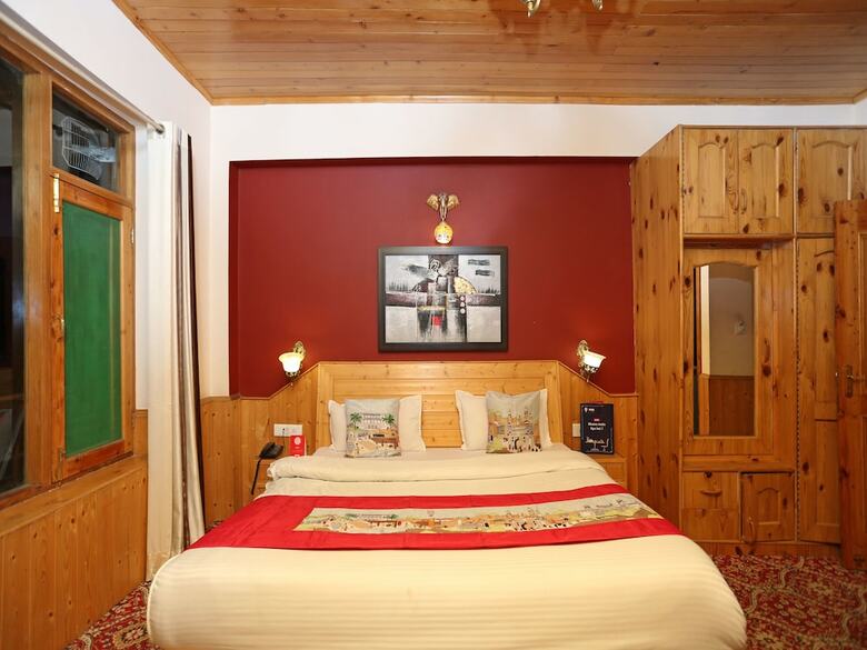 Oyo 1837 Hotel Golden Meadows