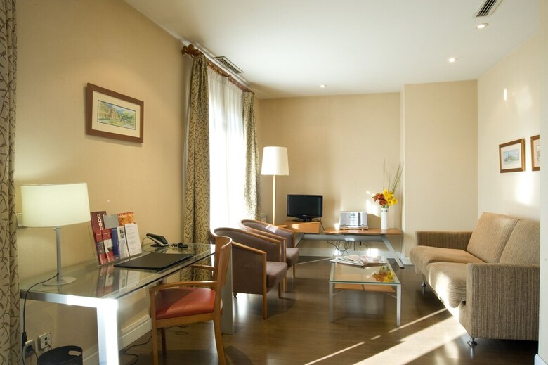 Aparthotel Ram�n de La Cruz 41