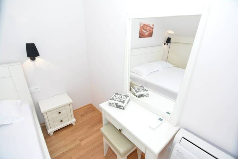 Apartments Dobrotski Dvori