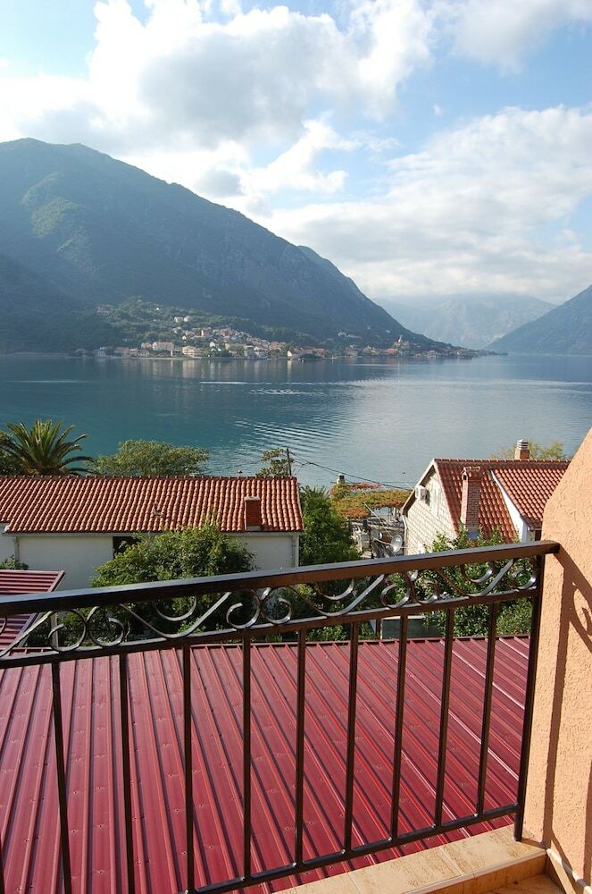 Apartments Dobrotski Dvori