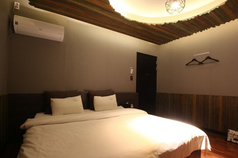 French Code Hotel