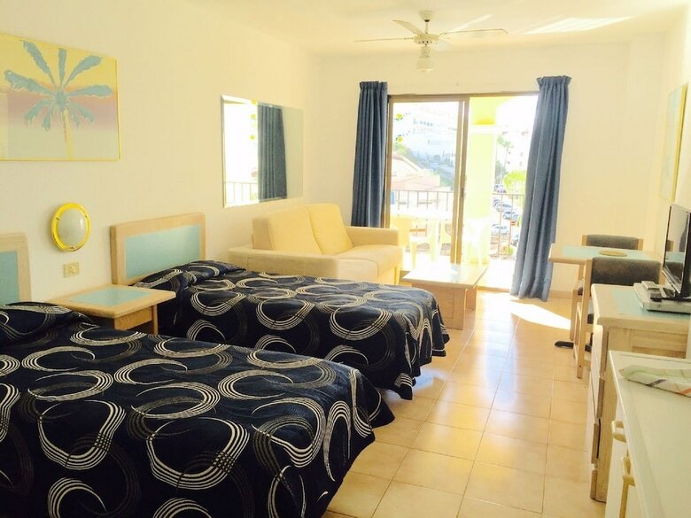 Apartamentos Estudio Castle Habour White