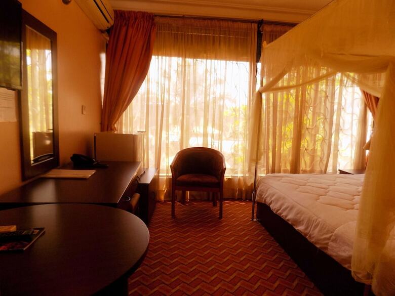 Hotel Entebbe Travelle'rs Inn