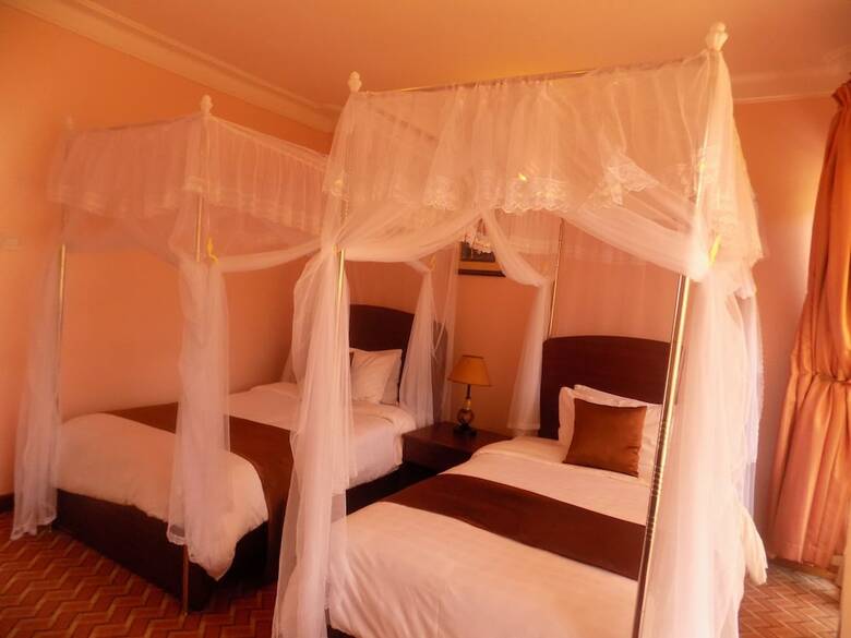 Hotel Entebbe Travelle'rs Inn