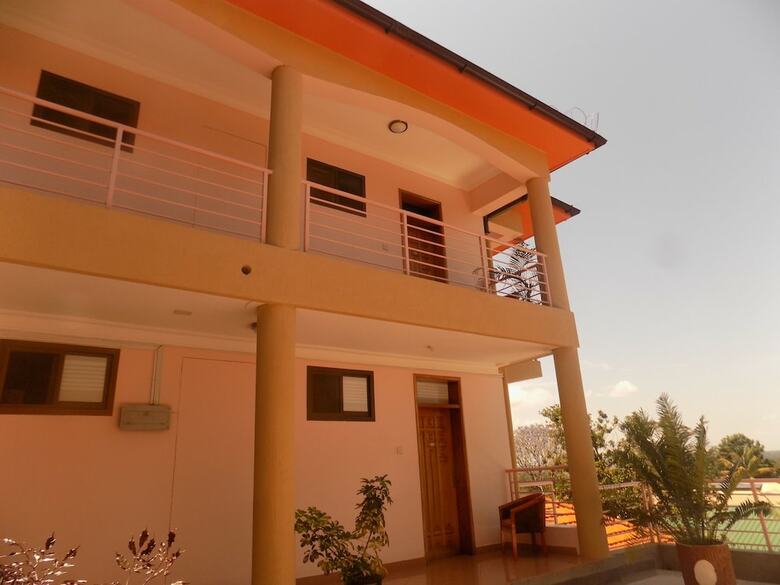 Hotel Entebbe Travelle'rs Inn