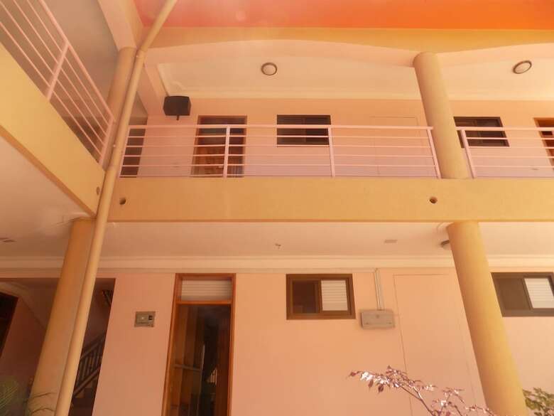 Hotel Entebbe Travelle'rs Inn