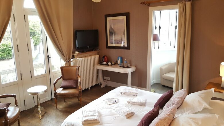Hotel Castel Bayeux Guesthouse