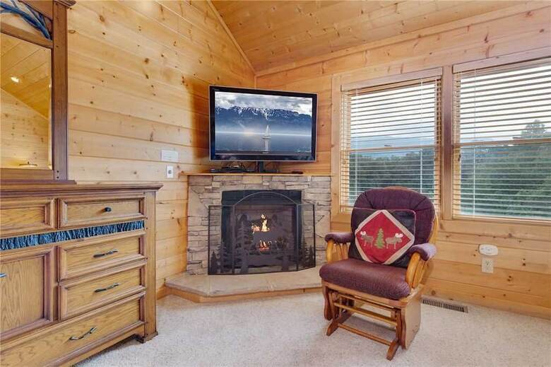 Cabana Changes In Latitude 4 Bedroom Home With Hot Tub
