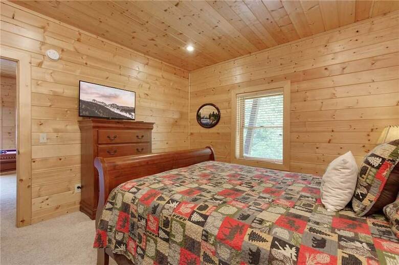 Cabana Changes In Latitude 4 Bedroom Home With Hot Tub