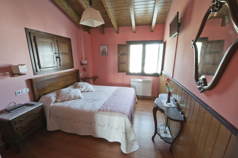 Apartamentos Rurales Villa de Sa�n