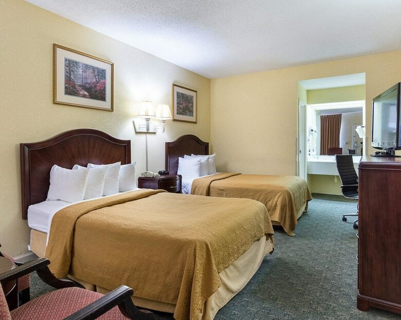 Hotel Quality Inn & Suites