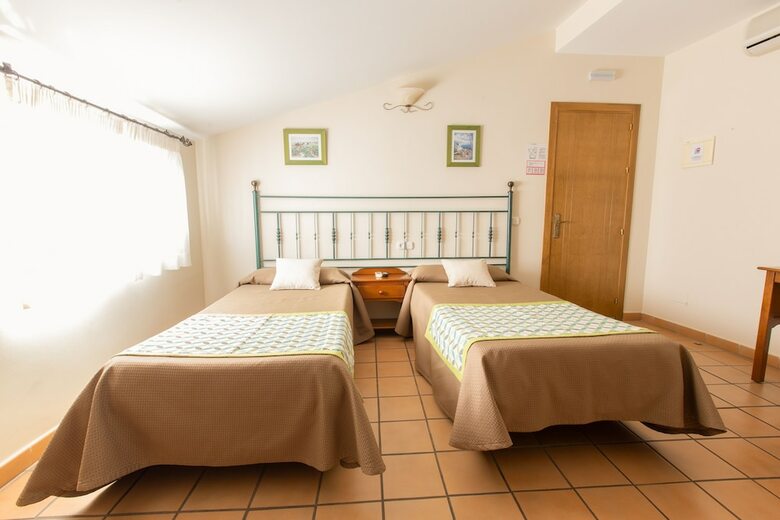 Hotel Hostal Apartamentos El Gallo