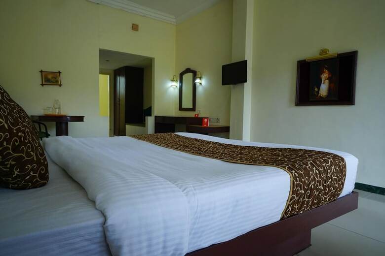 Hotel Chandana Residencys