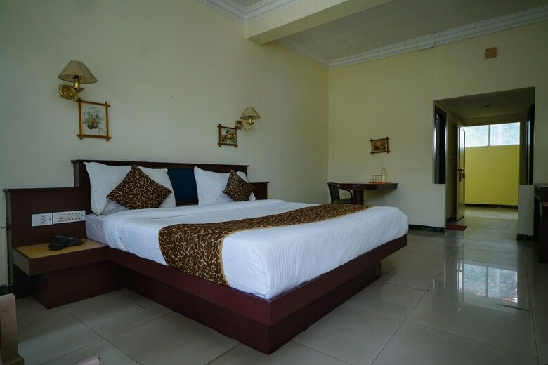 Hotel Chandana Residencys