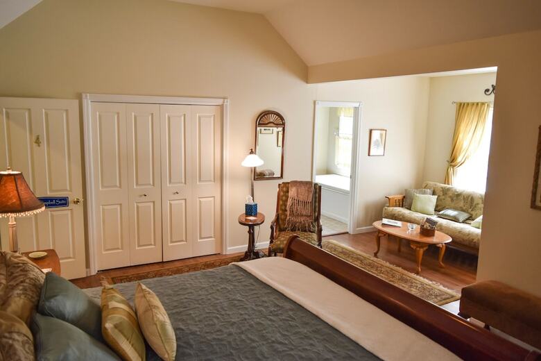 The Pawling House Bed & Breakfast