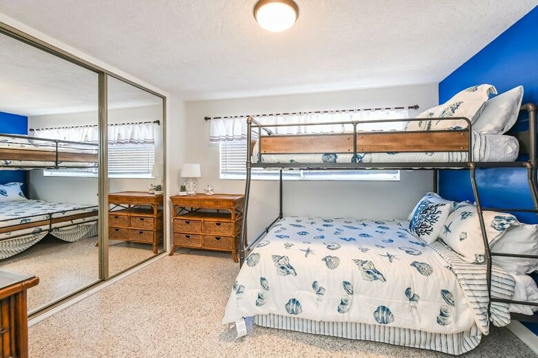 Apartamentos Lj's Cottages By Beachside Management