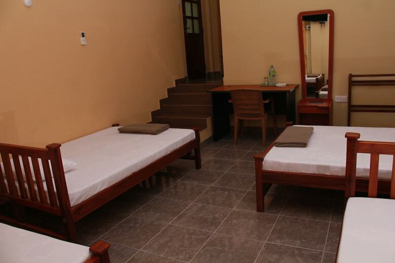 Hotel Anura Guest Inn
