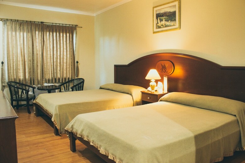 King's Royale Hotel And Resort
