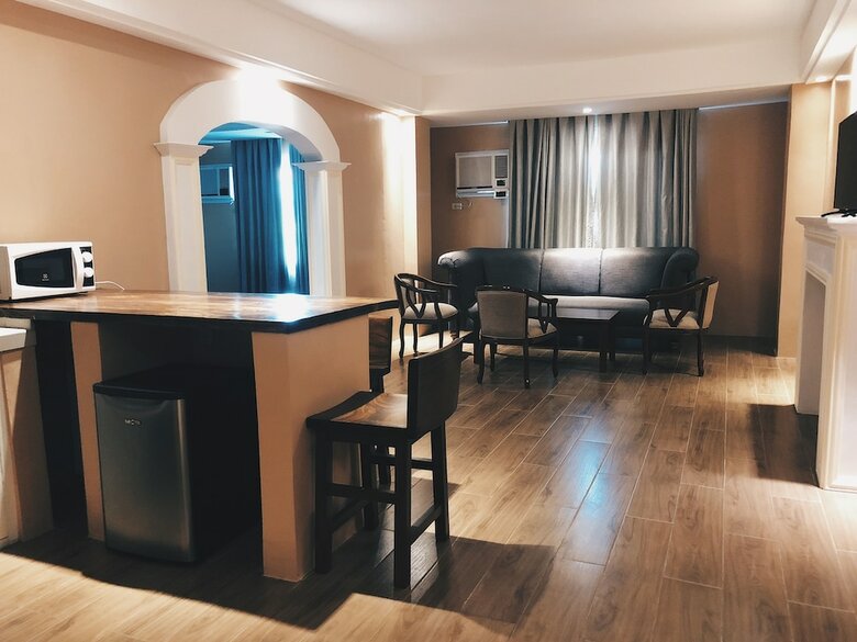 King's Royale Hotel And Resort