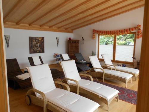 Hostal G�stehaus Wei�es R�ssl
