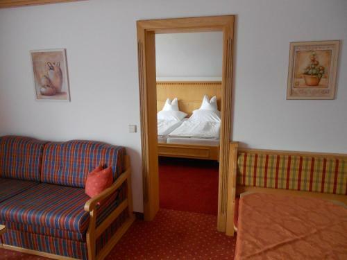 Hostal G�stehaus Wei�es R�ssl