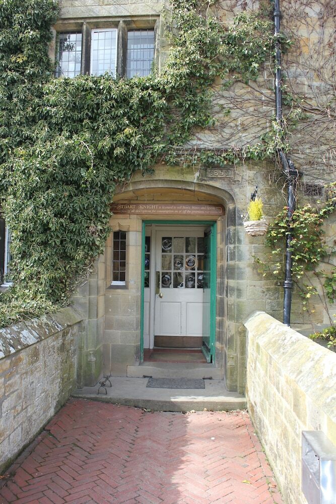 The Mallyan Spout Hotel