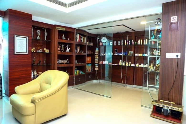 Hotel Kabani International