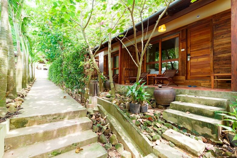 Hotel Bauhinia Resort