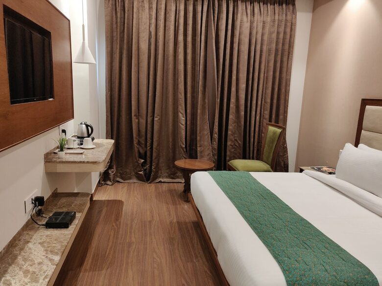 Hotel Maple Grand