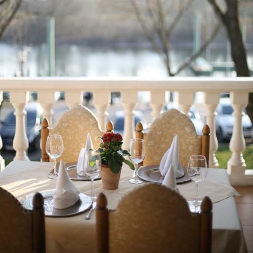 Hotel Rheinischer Hof