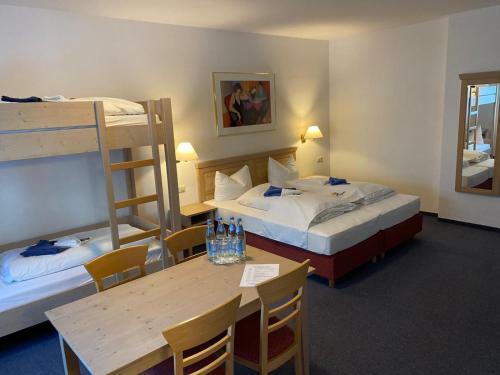 Hostal Gasthaus Zum Schlo�wirt