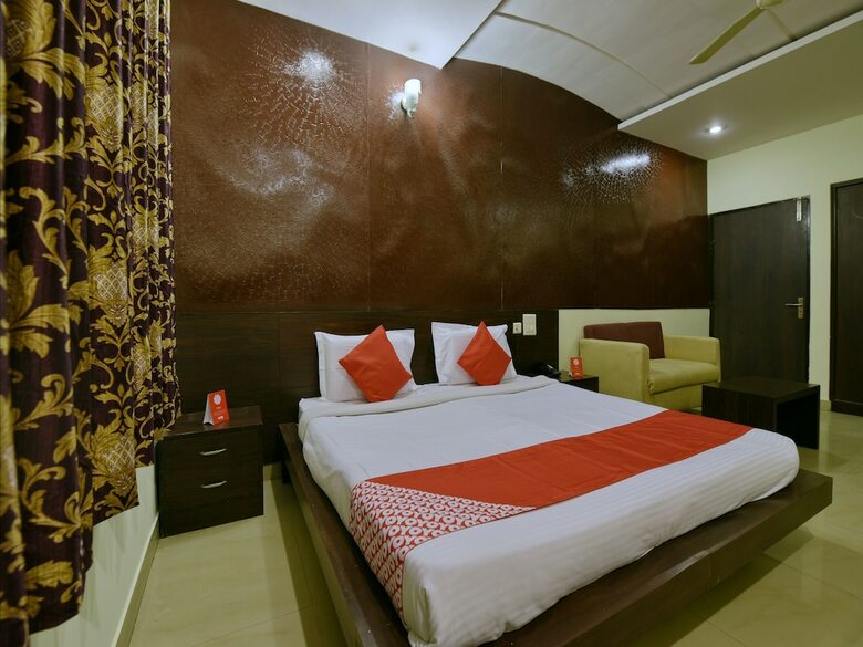 Oyo 11754 Hotel Classic 7