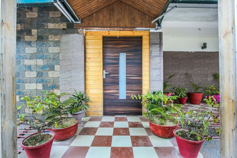 Oyo 12187 Home Luxury Studio Kasauli