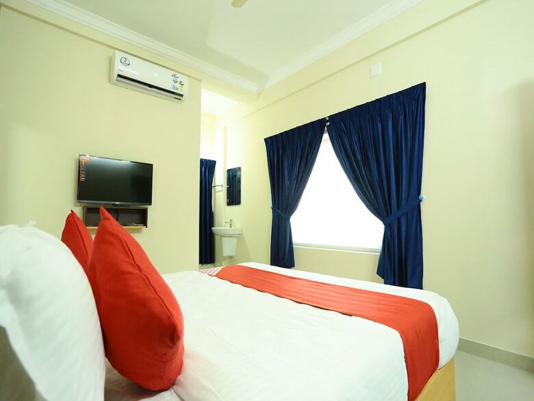 Hotel Oyo 11909 Star Plaza