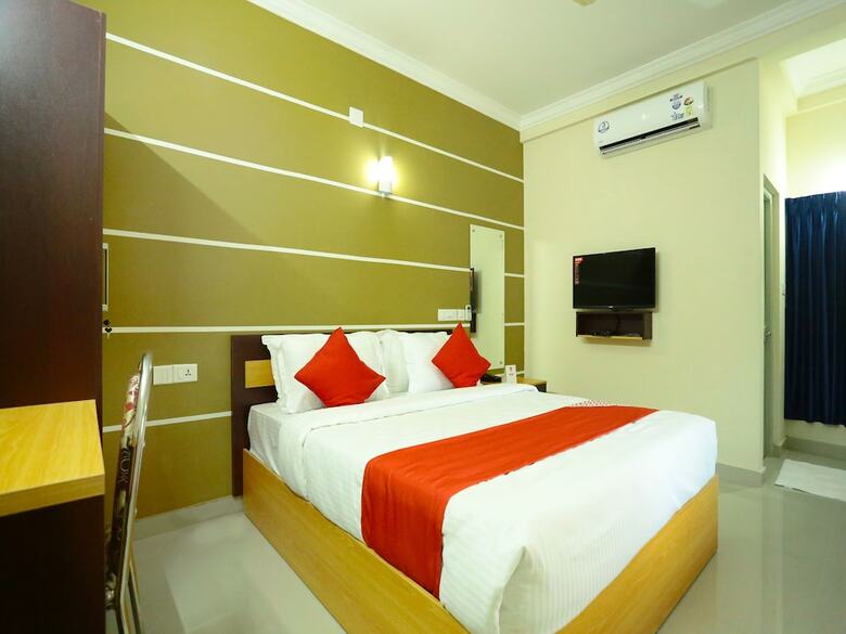 Hotel Oyo 11909 Star Plaza