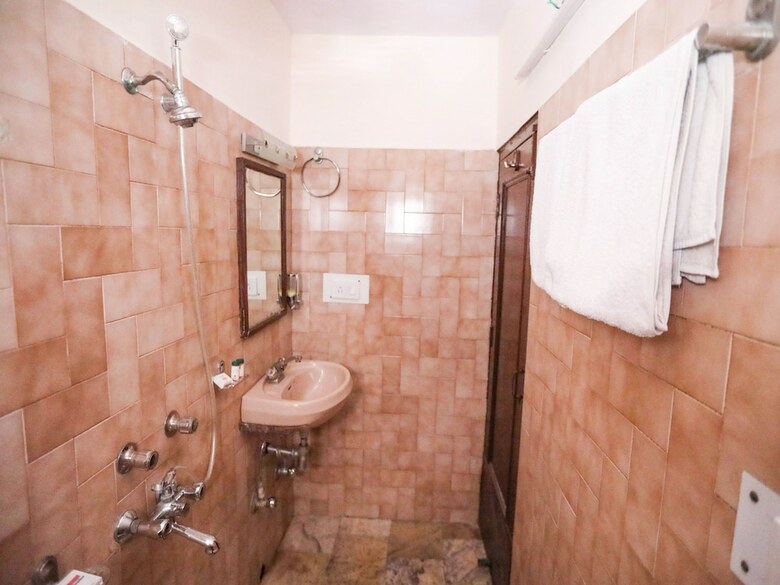 Hotel Oyo 12815 Hs Ram Bazar
