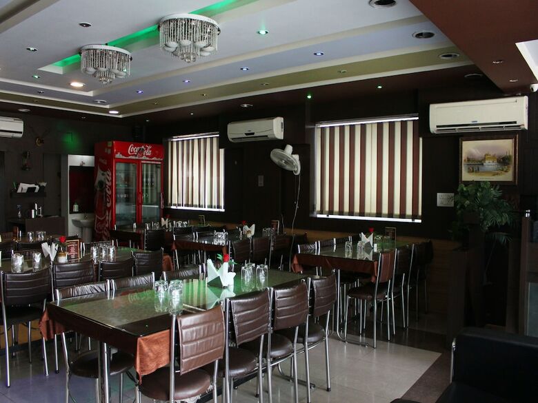 Hotel Oyo 3956 Home Stay Punjabi Handi