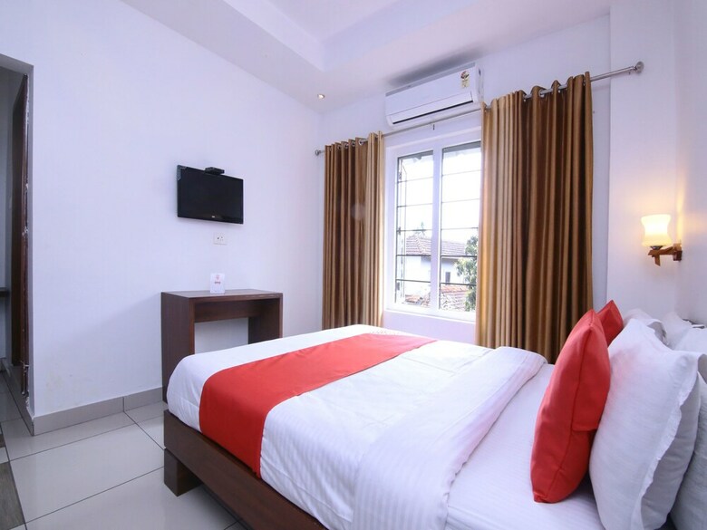 Oyo 11374 Hotel Pearl View Residency